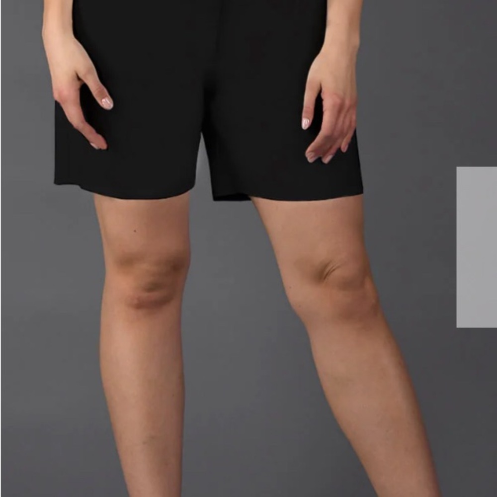NWT Black 6 inch curvy Shorts